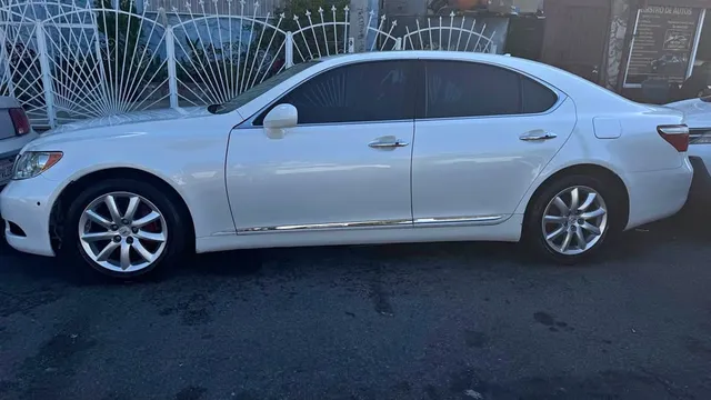 2007 Lexus LS 460 L Sedan 4D
