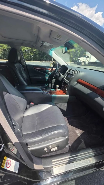 2007 Lexus LS 4th Gen - Image 10 of 20