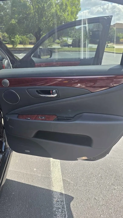 2007 Lexus LS 4th Gen - Image 15 of 20