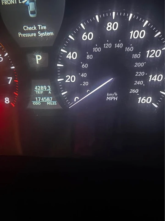 2007 Lexus LS 4th Gen - Image 5 of 7