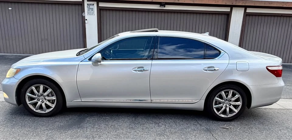 2007 Lexus LS 4th Gen - Image 2 of 8