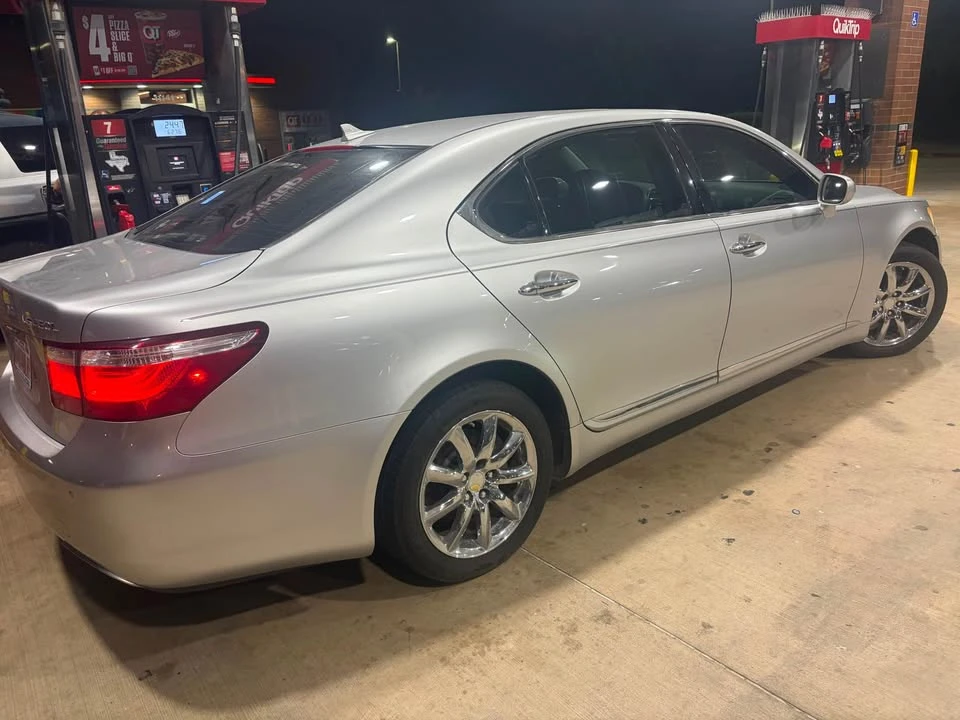 2007 Lexus LS 4th Gen - Image 2 of 3
