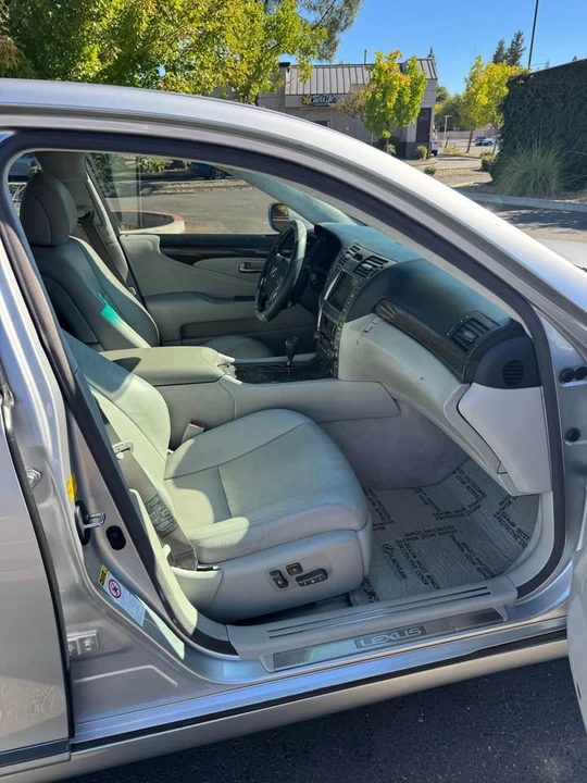 2007 Lexus LS 4th Gen - Image 17 of 20