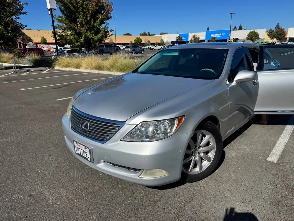 2007 Lexus LS 4th Gen - Image 2 of 20