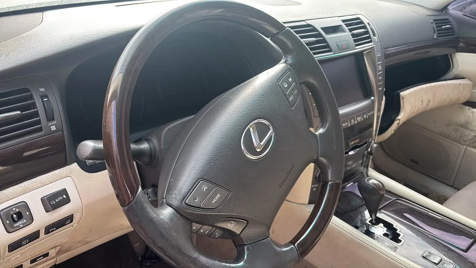 2007 Lexus LS 4th Gen - Image 6 of 9
