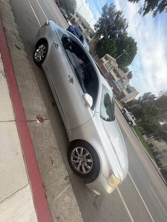 2007 Lexus LS 4th Gen - Image 4 of 10