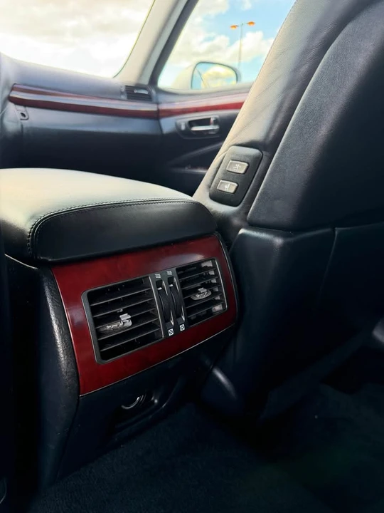 2007 Lexus LS 4th Gen - Image 18 of 20