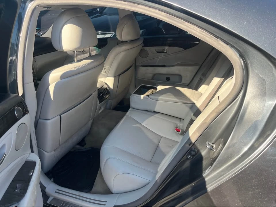 2007 Lexus LS 4th Gen - Image 10 of 13