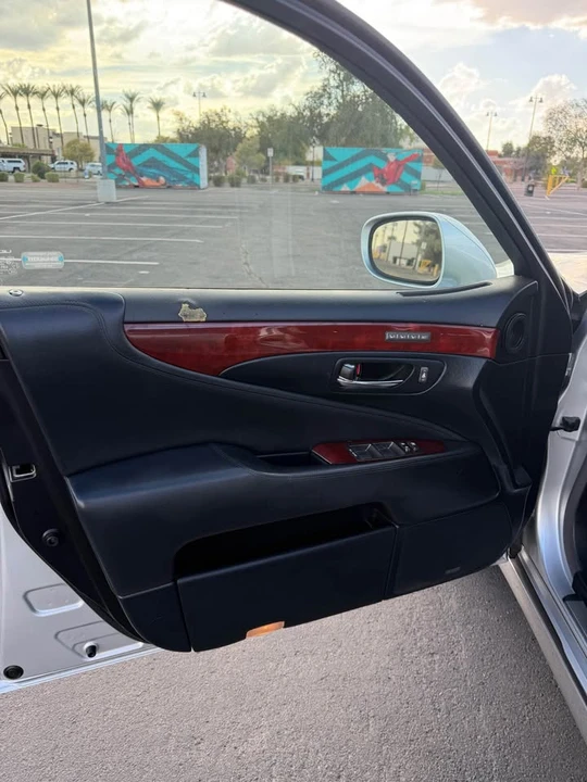 2007 Lexus LS 4th Gen - Image 9 of 20