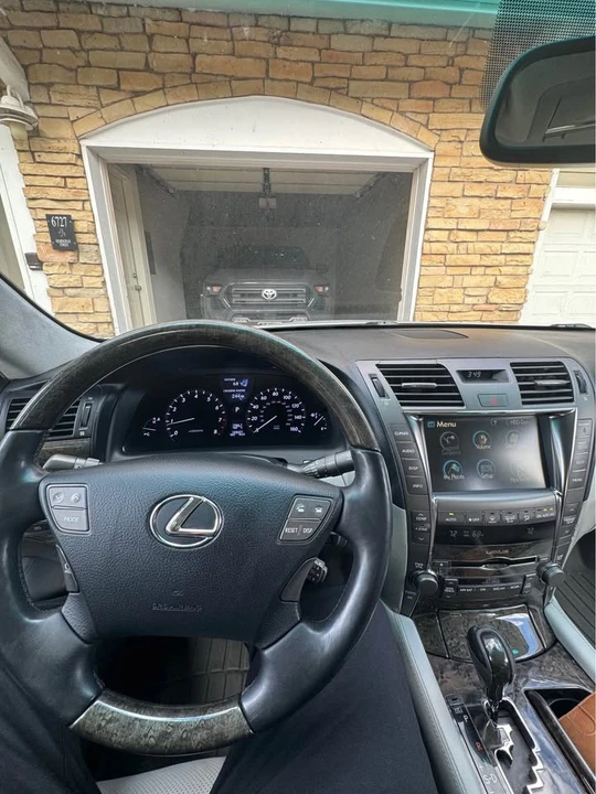 2007 Lexus LS 4th Gen - Image 8 of 8