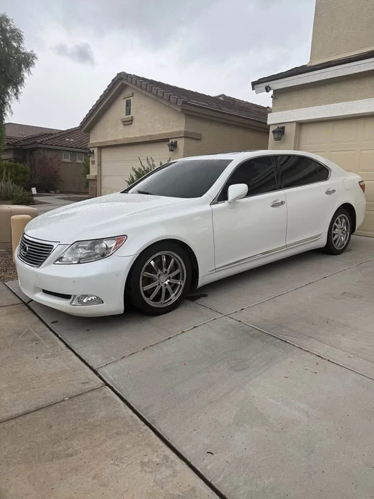 2007 Lexus LS 4th Gen - Image 2 of 10