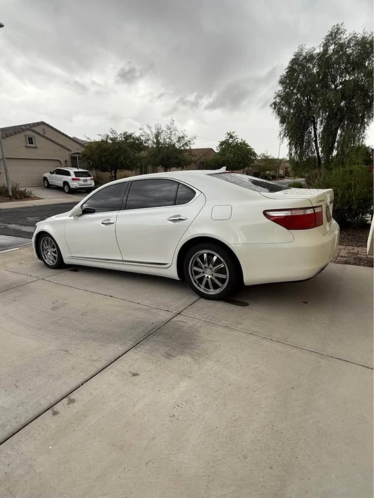 2007 Lexus LS 4th Gen - Image 3 of 10