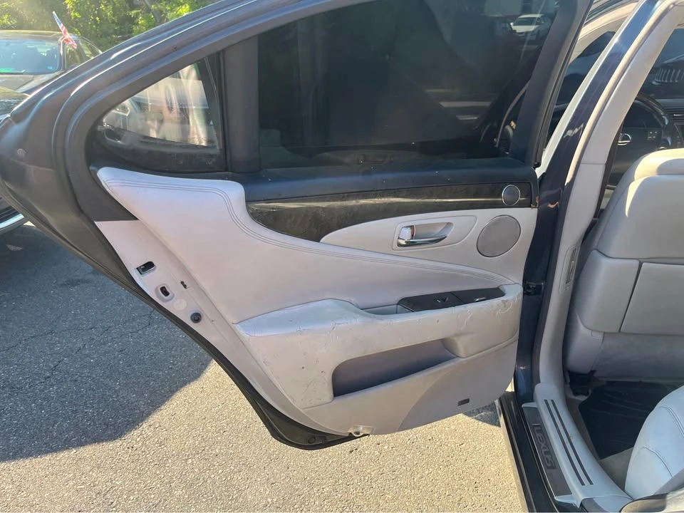 2007 Lexus LS 4th Gen - Image 12 of 13