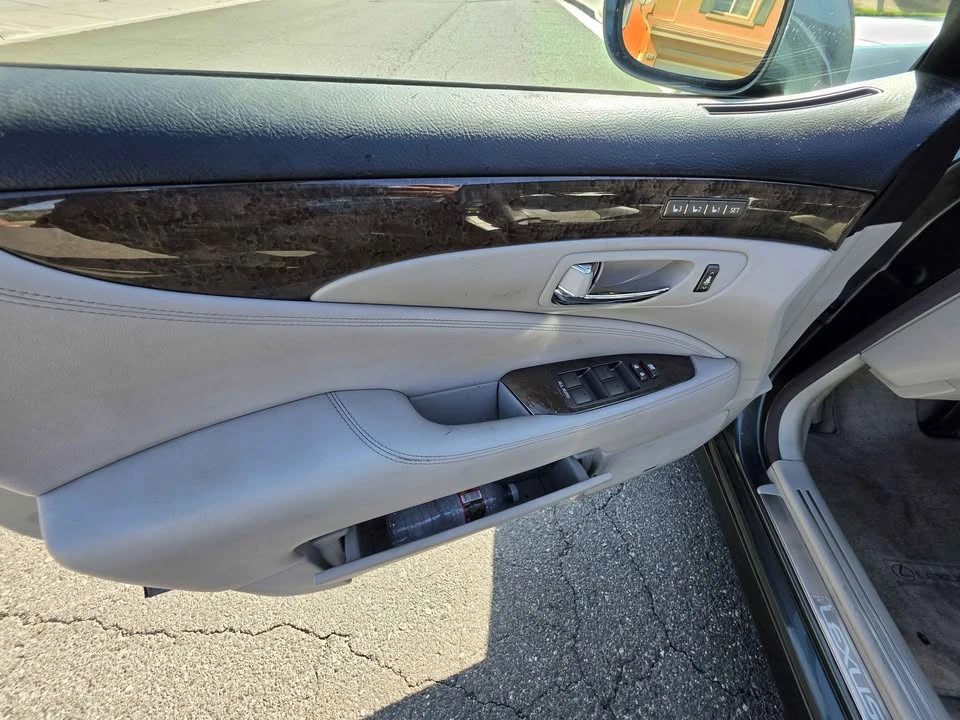 2007 Lexus LS 4th Gen - Image 9 of 14