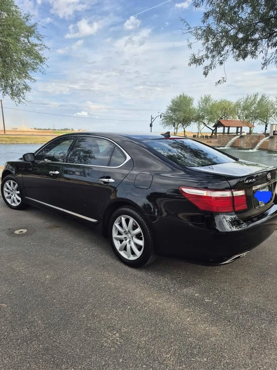 2007 Lexus LS 4th Gen - Image 2 of 15