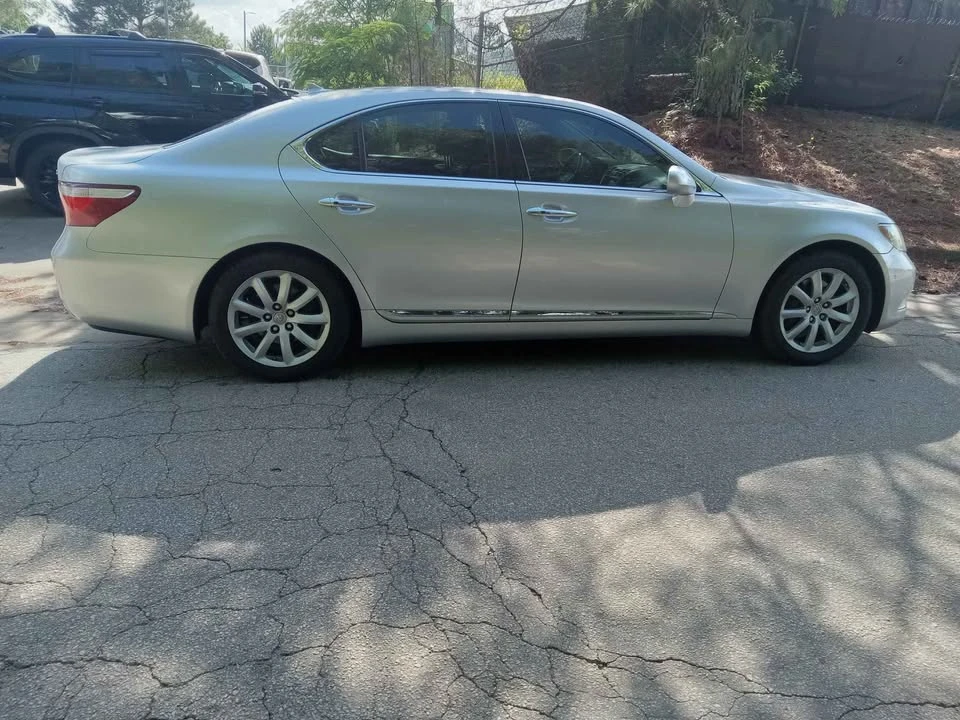 2007 Lexus LS 4th Gen - Image 2 of 13