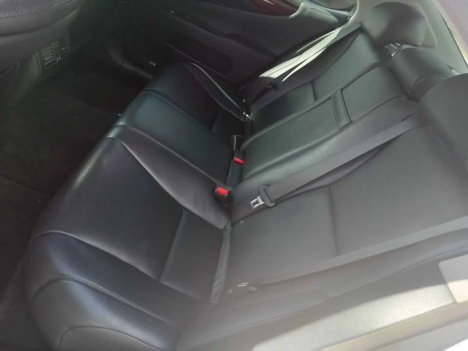 2007 Lexus LS 4th Gen - Image 10 of 13