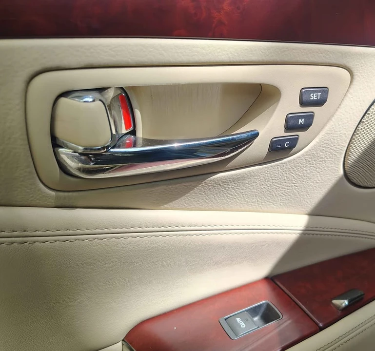 2007 Lexus LS 4th Gen - Image 9 of 16
