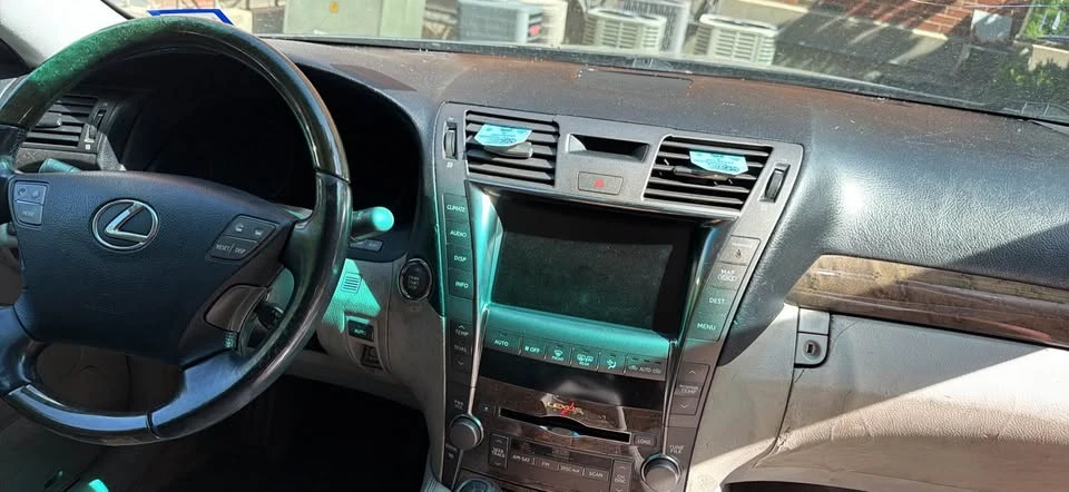 2007 Lexus LS 4th Gen - Image 5 of 8