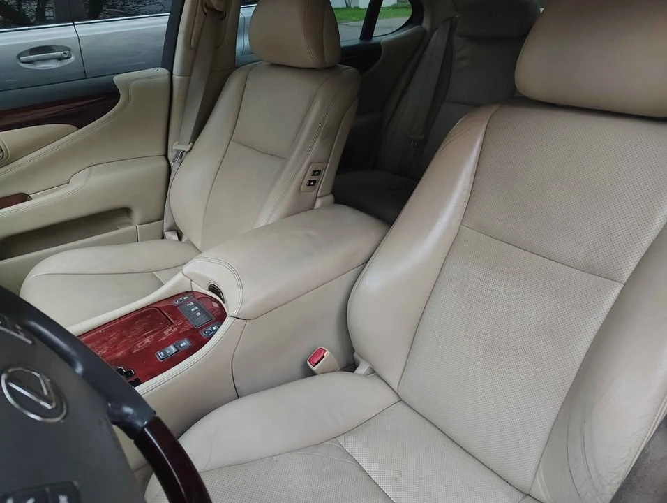 2007 Lexus LS 4th Gen - Image 12 of 16