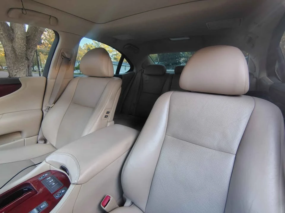 2007 Lexus LS 4th Gen - Image 13 of 16