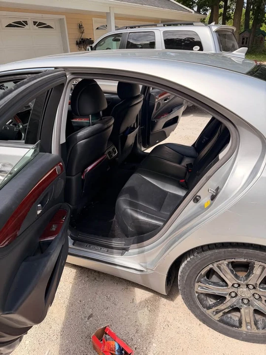 2007 Lexus LS 4th Gen - Image 15 of 16