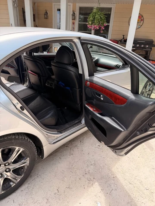 2007 Lexus LS 4th Gen - Image 14 of 16