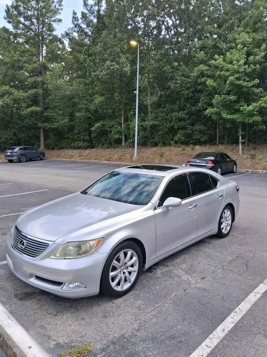 2007 Lexus LS 4th Gen - Image 10 of 11