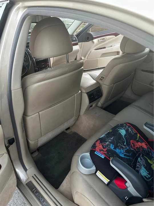 2007 Lexus LS 4th Gen - Image 9 of 12