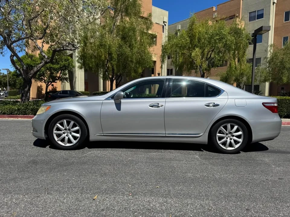 2007 Lexus LS 4th Gen - Image 5 of 6