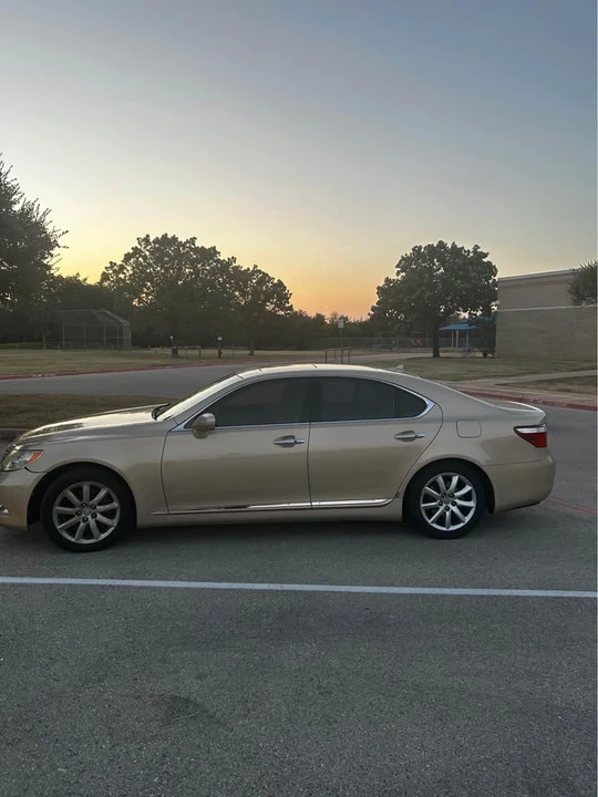 2007 Lexus LS 4th Gen - Image 2 of 12