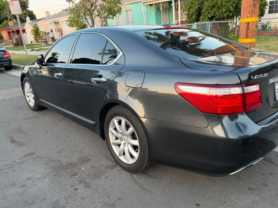 2007 Lexus LS 4th Gen - Image 5 of 9
