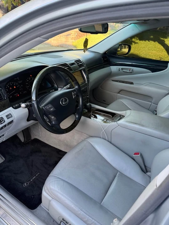 2007 Lexus LS 4th Gen - Image 5 of 15