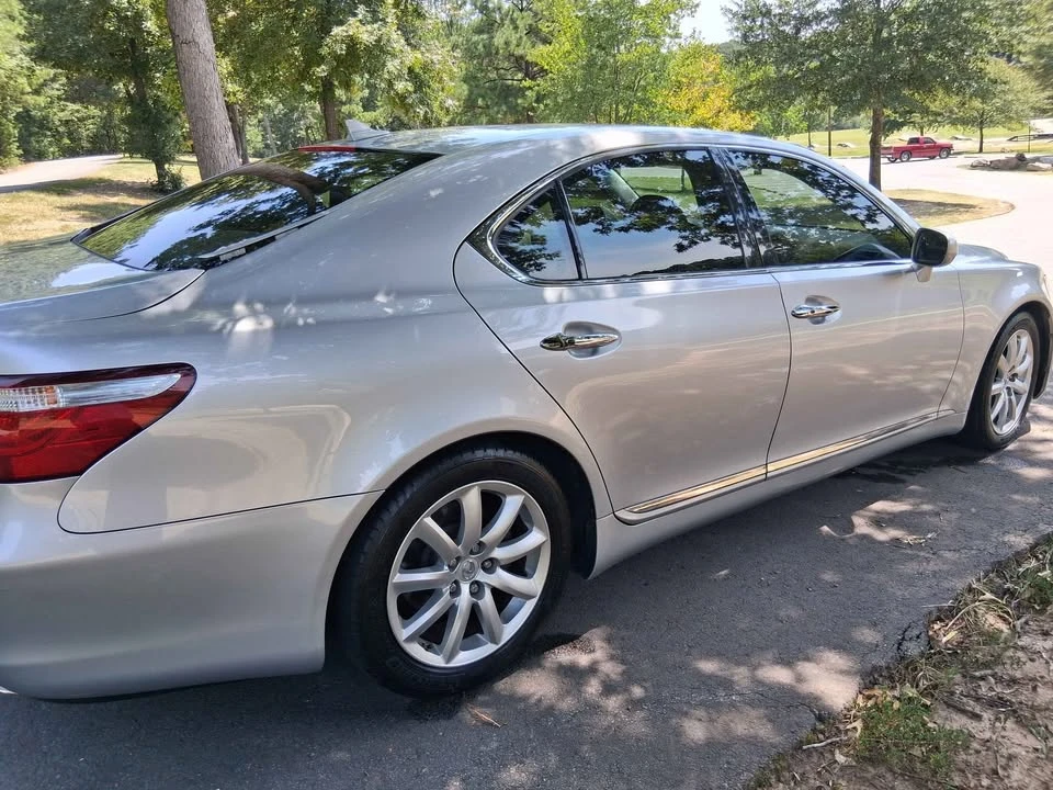 2007 Lexus LS 4th Gen - Image 3 of 11