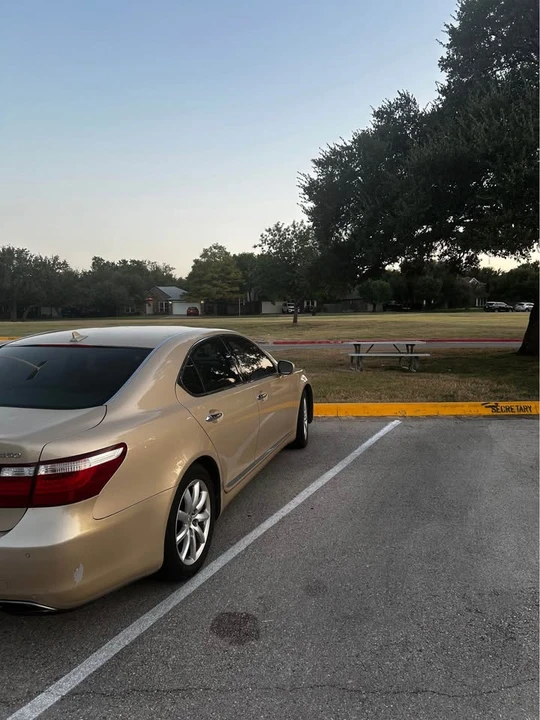 2007 Lexus LS 4th Gen - Image 4 of 12