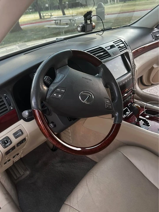 2007 Lexus LS 4th Gen - Image 12 of 12