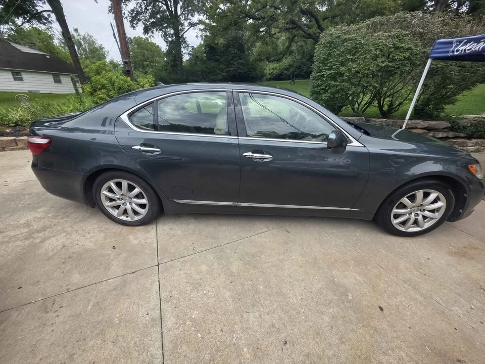 2007 Lexus LS 4th Gen - Image 2 of 7