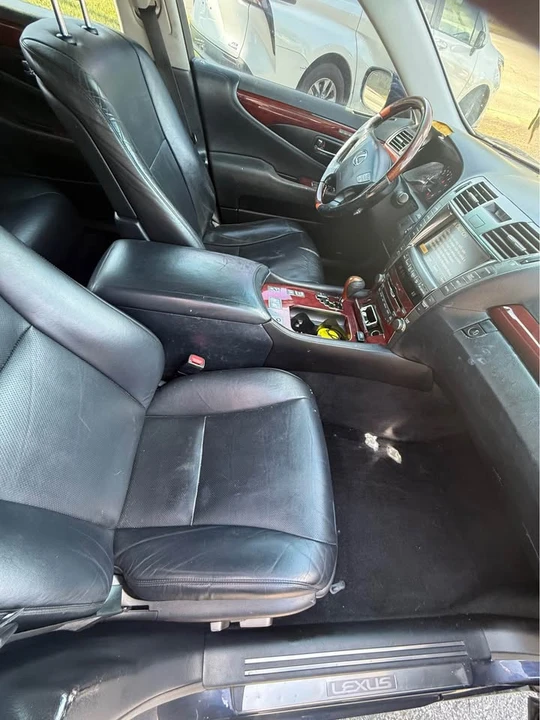 2007 Lexus LS 4th Gen - Image 12 of 16