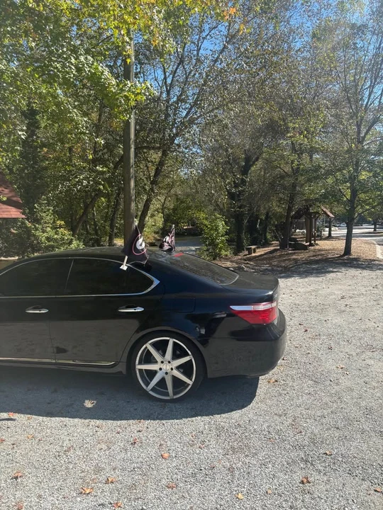 2007 Lexus LS 4th Gen - Image 2 of 4
