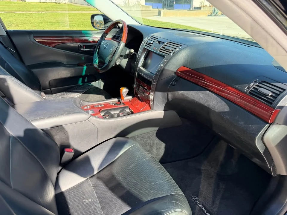 2007 Lexus LS 4th Gen - Image 14 of 20