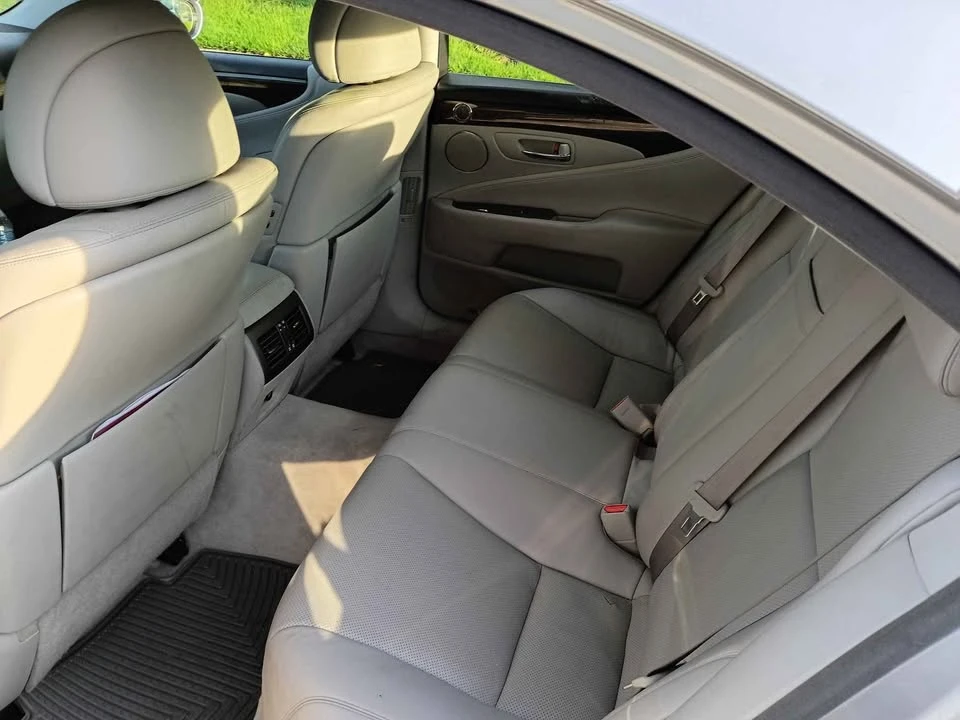 2007 Lexus LS 4th Gen - Image 5 of 10