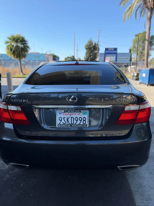 2007 Lexus LS 4th Gen - Image 5 of 10