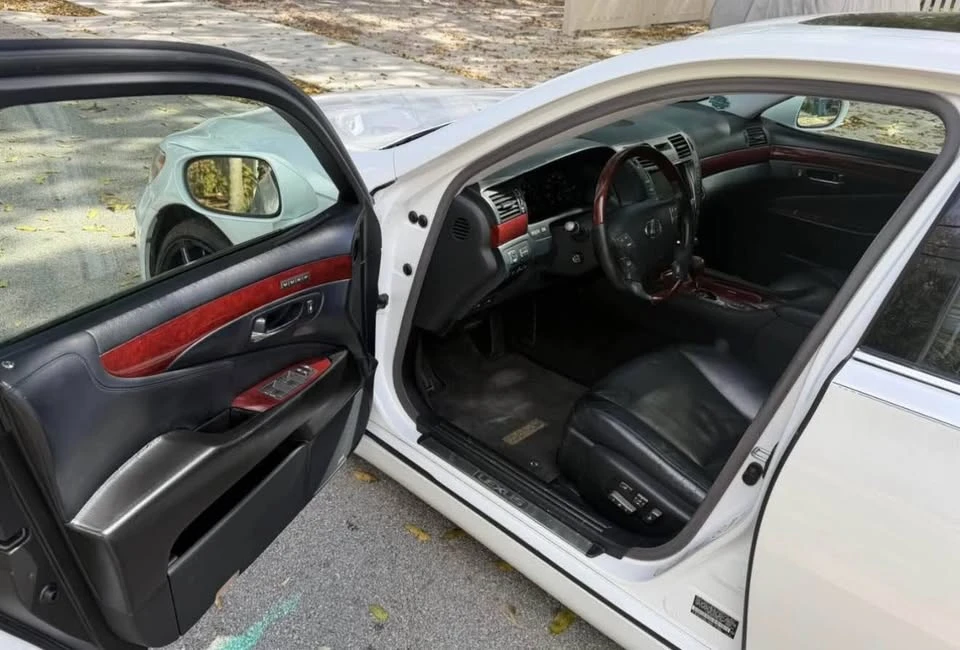 2007 Lexus LS 4th Gen - Image 3 of 5