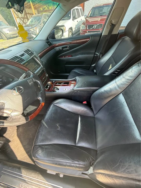 2007 Lexus LS 4th Gen - Image 14 of 16