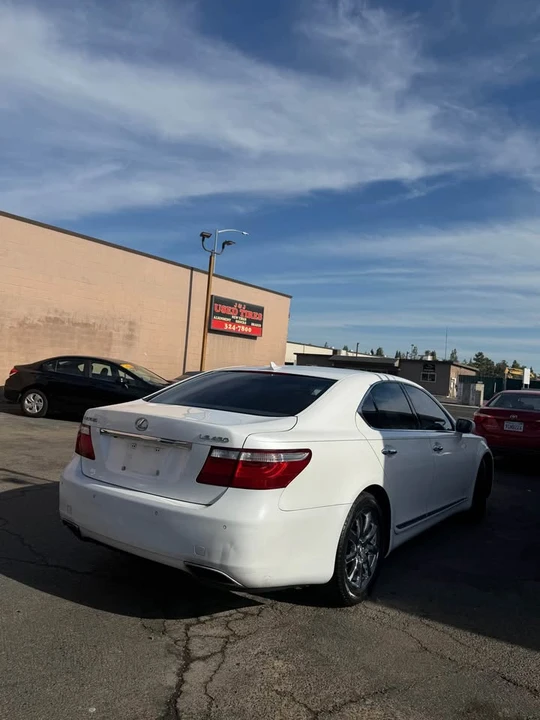 2007 Lexus LS 4th Gen - Image 4 of 18