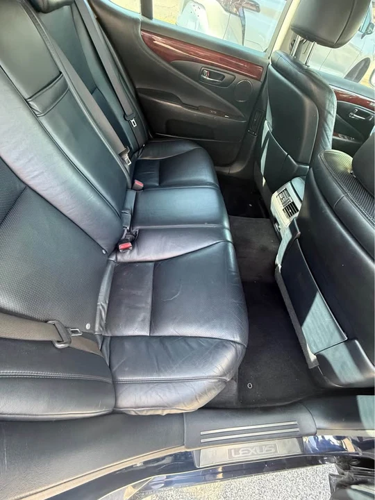 2007 Lexus LS 4th Gen - Image 11 of 16