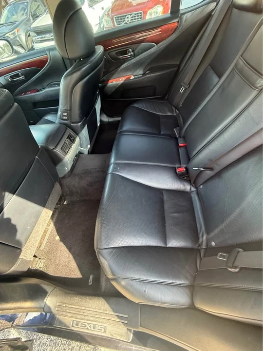 2007 Lexus LS 4th Gen - Image 13 of 16