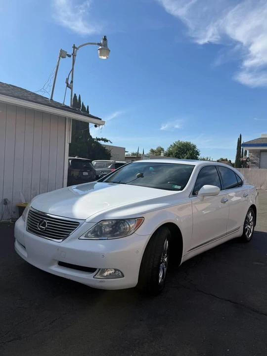 2007 Lexus LS 4th Gen - Image 2 of 18
