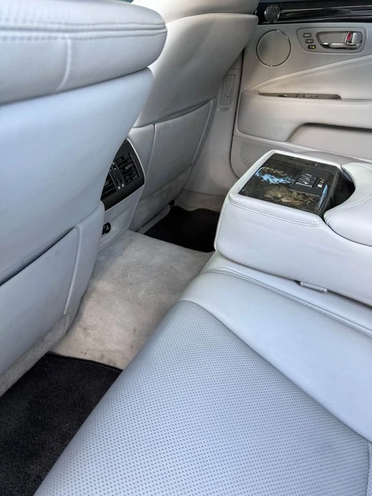 2007 Lexus LS 4th Gen - Image 12 of 15