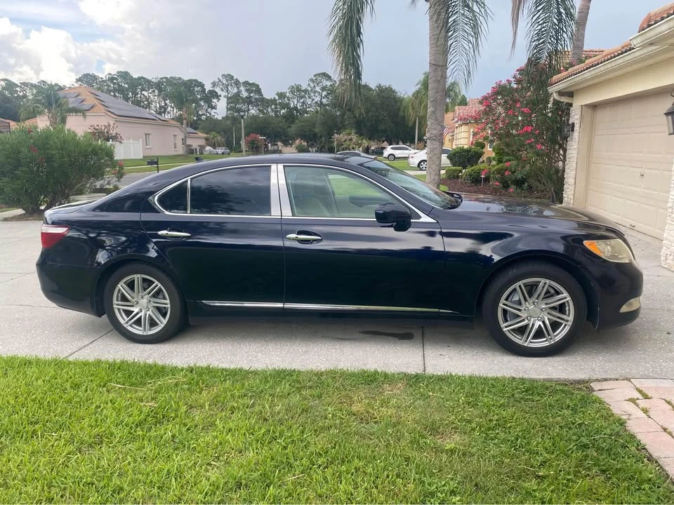 2007 Lexus LS 4th Gen - Image 9 of 13